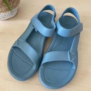 Teva sky blue hiking sandals